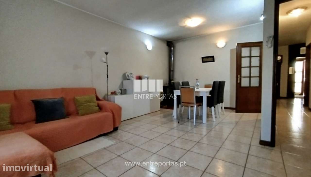 Venda de Moradia em banda, V4+2, próxima do centro na Póvoa de Varzi - Grande imagem: 3/19