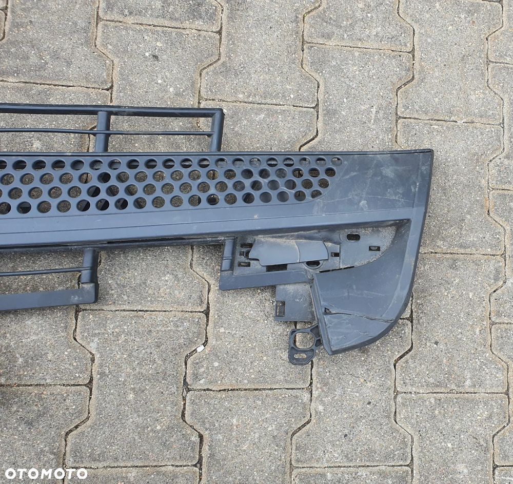 Grill, atrapa maski Mercedes Antos A9618851453 - 3
