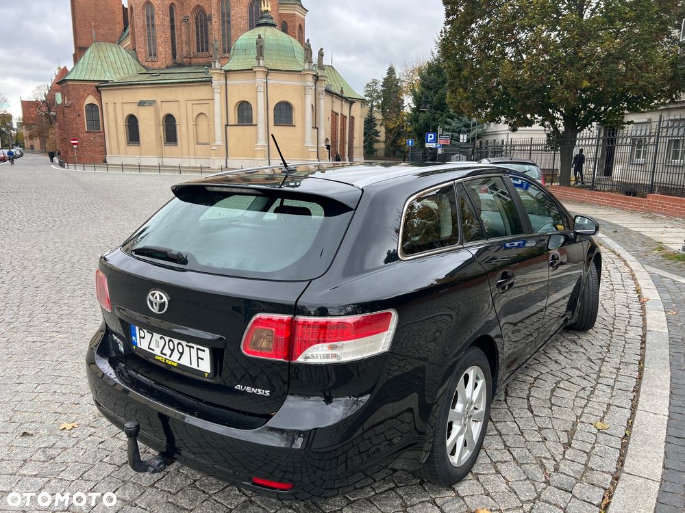 Toyota Avensis 2.0 D-4D Luna - 4