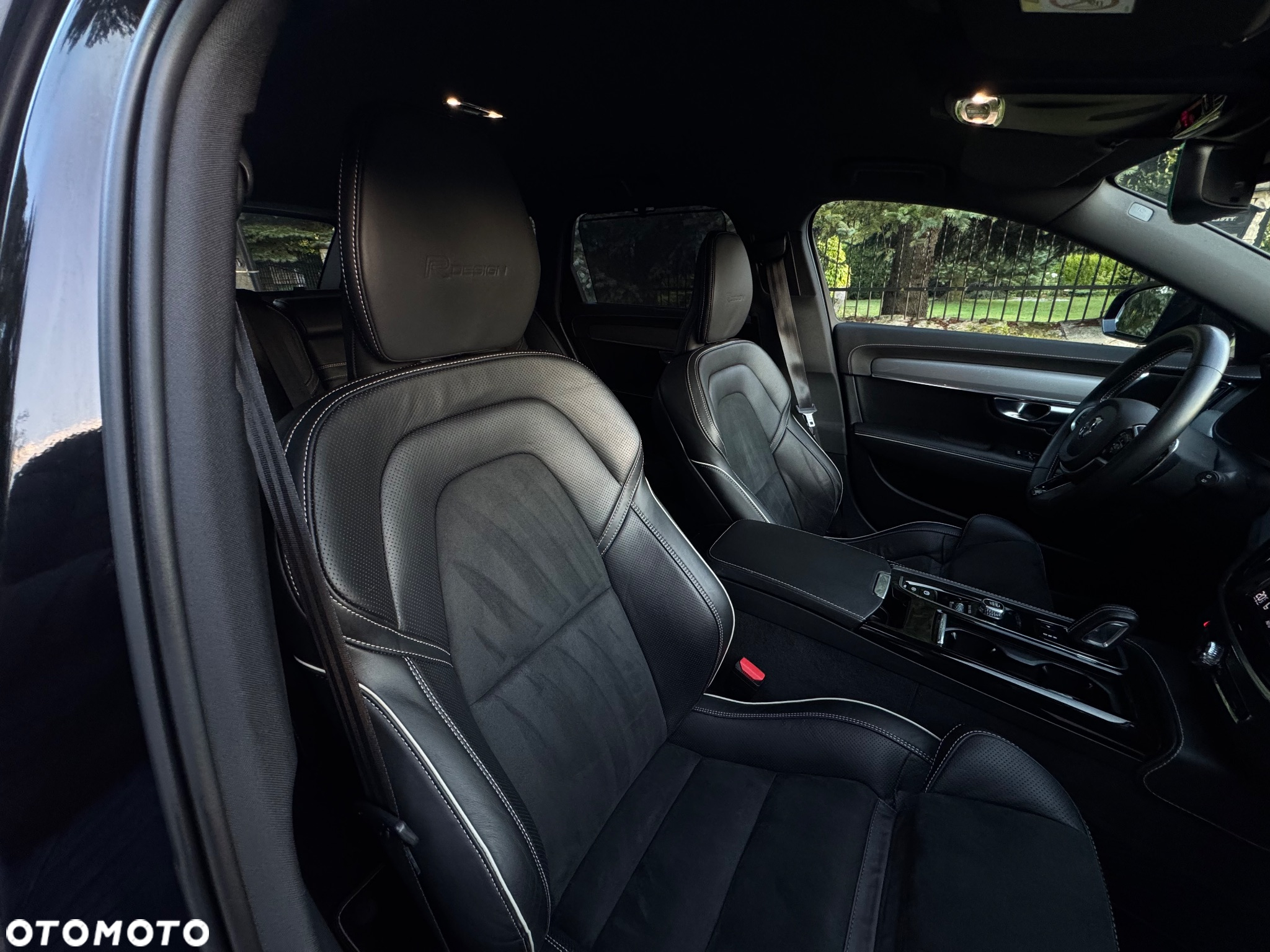 Volvo V90 T8 Twin Engine AWD R Design - 26