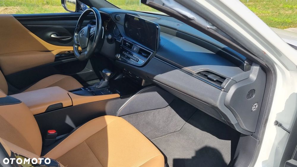 Lexus ES 300h Prestige - 26