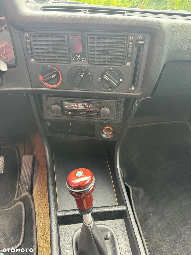 BMW Seria 3 318i - 26