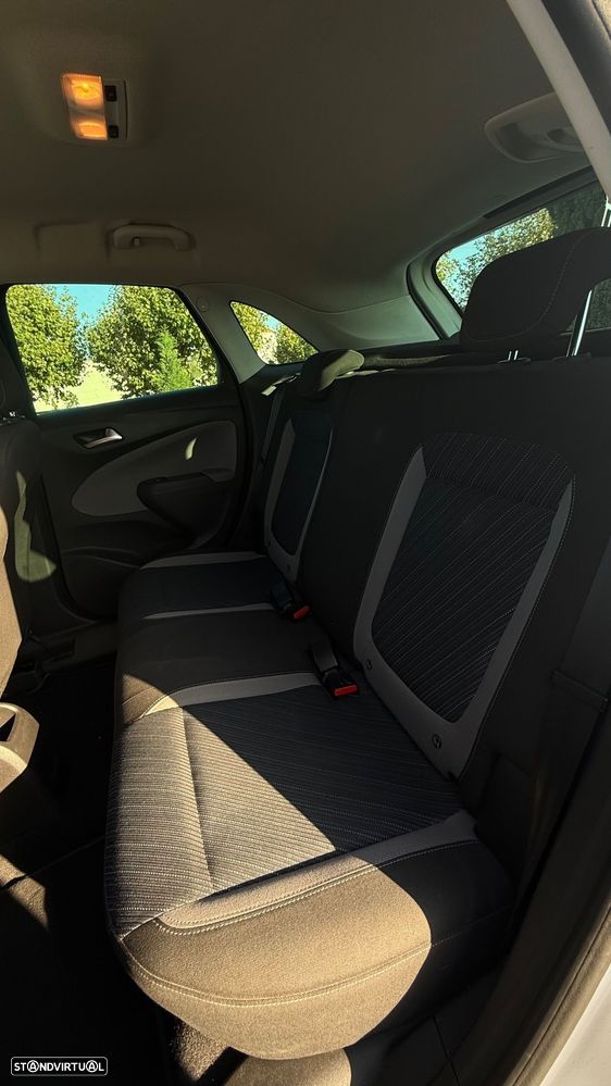 Opel Crossland X - 8