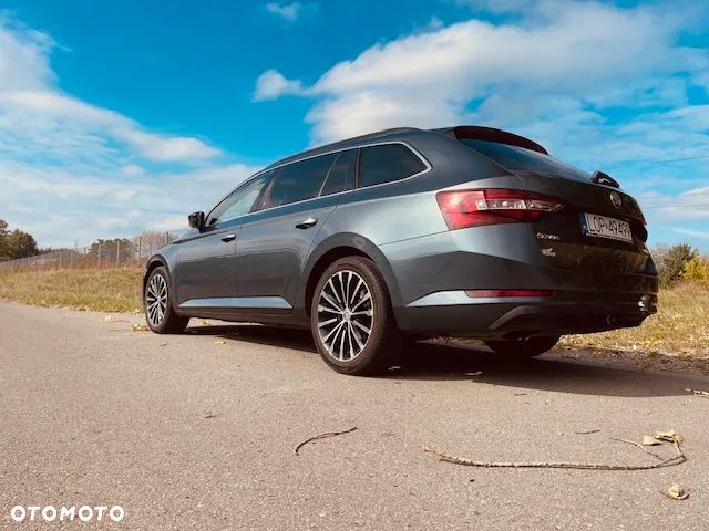 Skoda Superb Combi 2.0 TDI DSG Ambition - 8