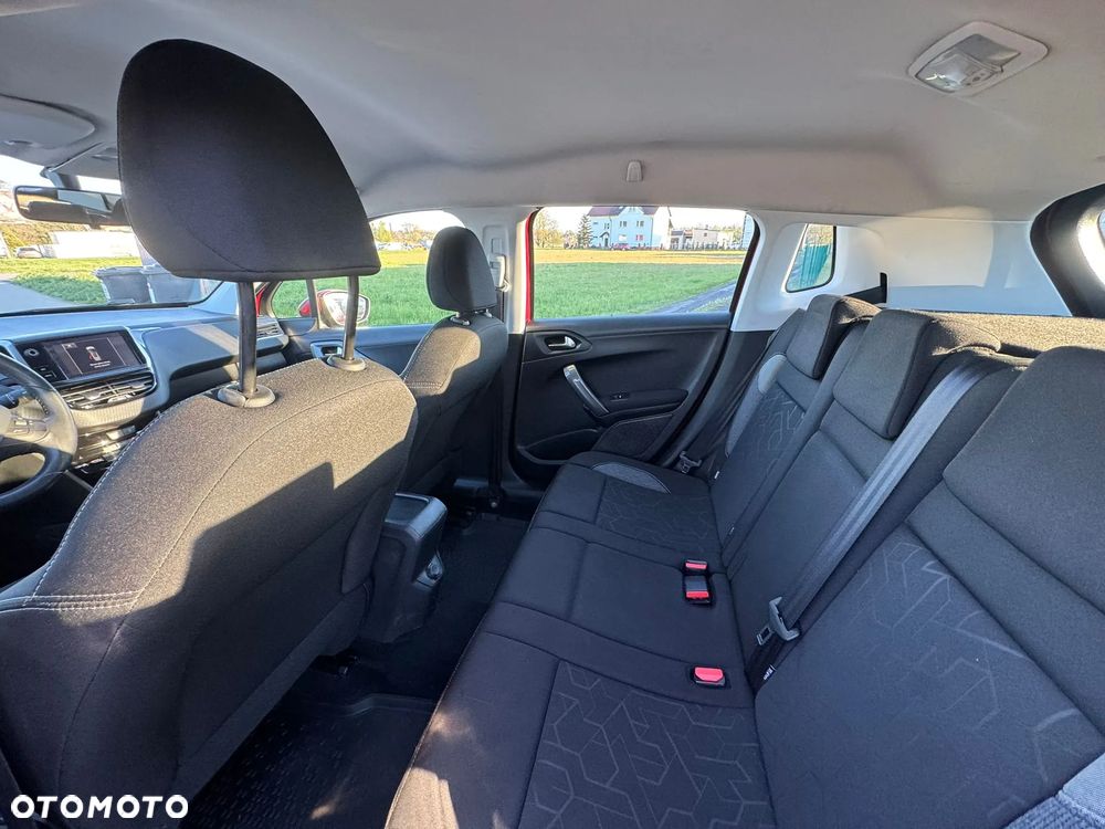 Peugeot 2008 1.2 Pure Tech Allure S&S EAT6 - 12