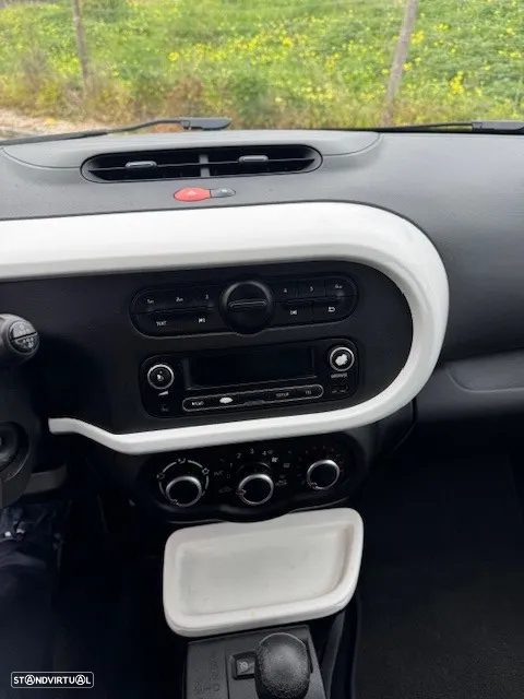 Renault Twingo 0.9 TCe Exclusive EDC - 19