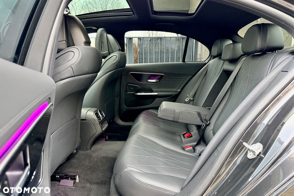 Mercedes-Benz Klasa C 300 d 9G-TRONIC - 18