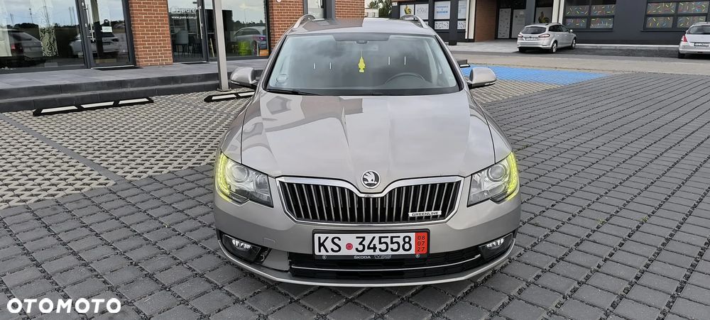 Skoda Superb 1.6 TDI Elegance Greenline - 8