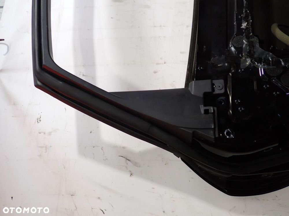 DRZWI LEWY TYŁ INFINITI M37X kol: GAC - 28