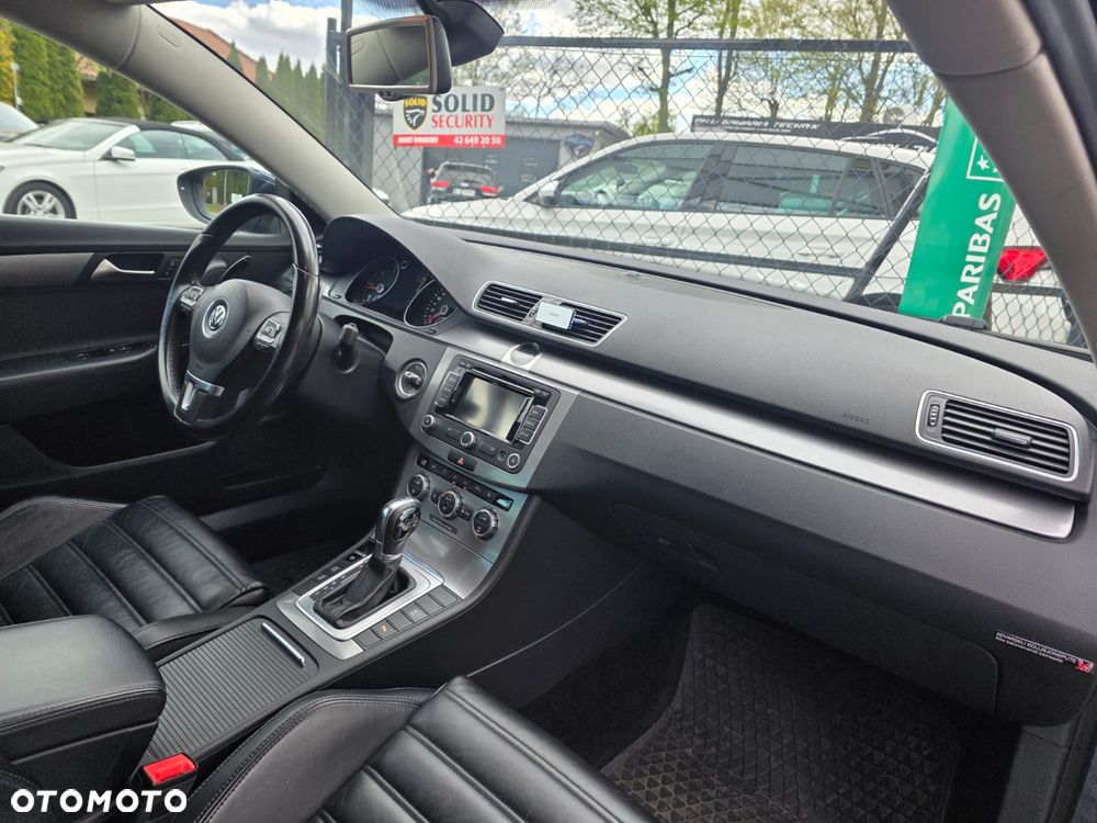 Volkswagen Passat - 20