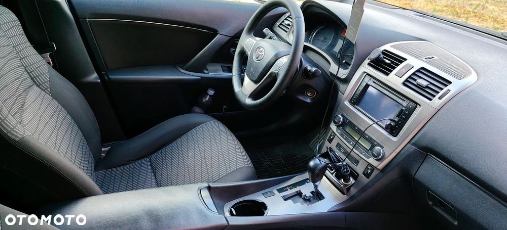 Toyota Avensis 2.0 Premium MS - 9