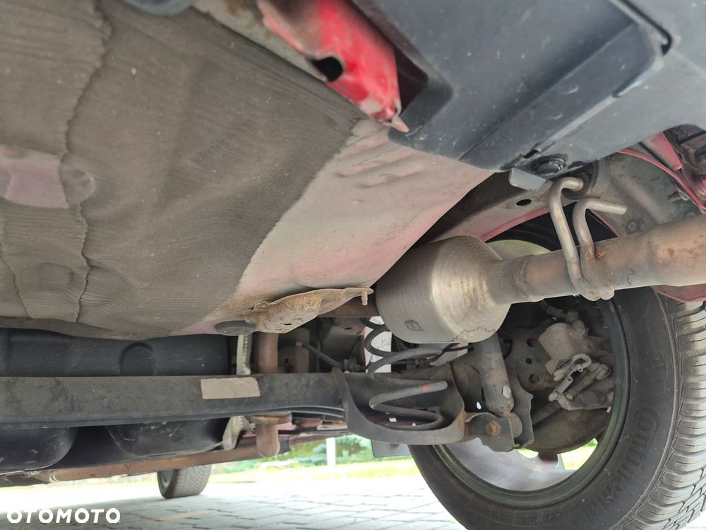 Toyota Yaris 1.33 VVT-i Lounge - 30