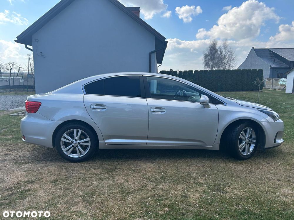 Toyota Avensis 1.8 Style - 1