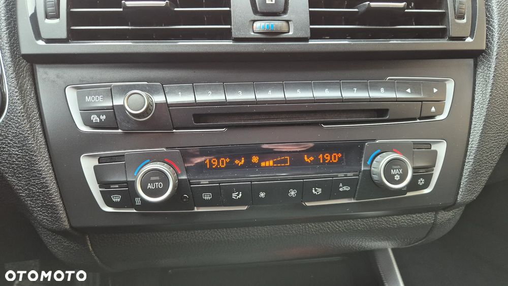BMW Seria 1 125d Sport Line - 24