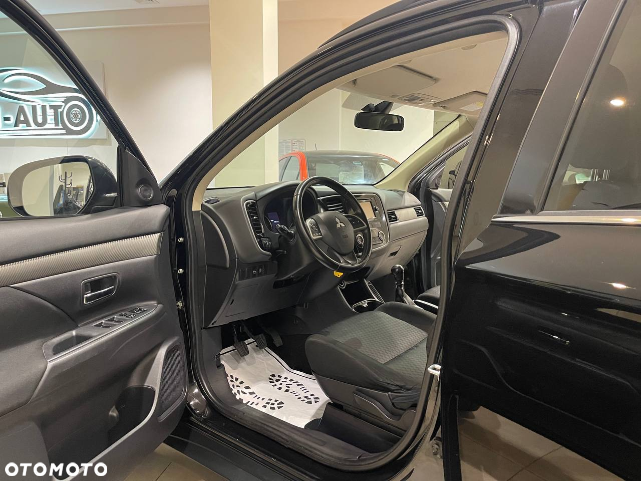 Mitsubishi Outlander 2.2 DI-D 4WD Diamant Edition - 26