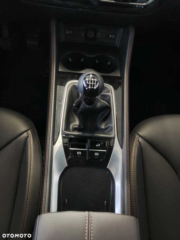 MG HS 1.5 T-GDI Exclusive - 16