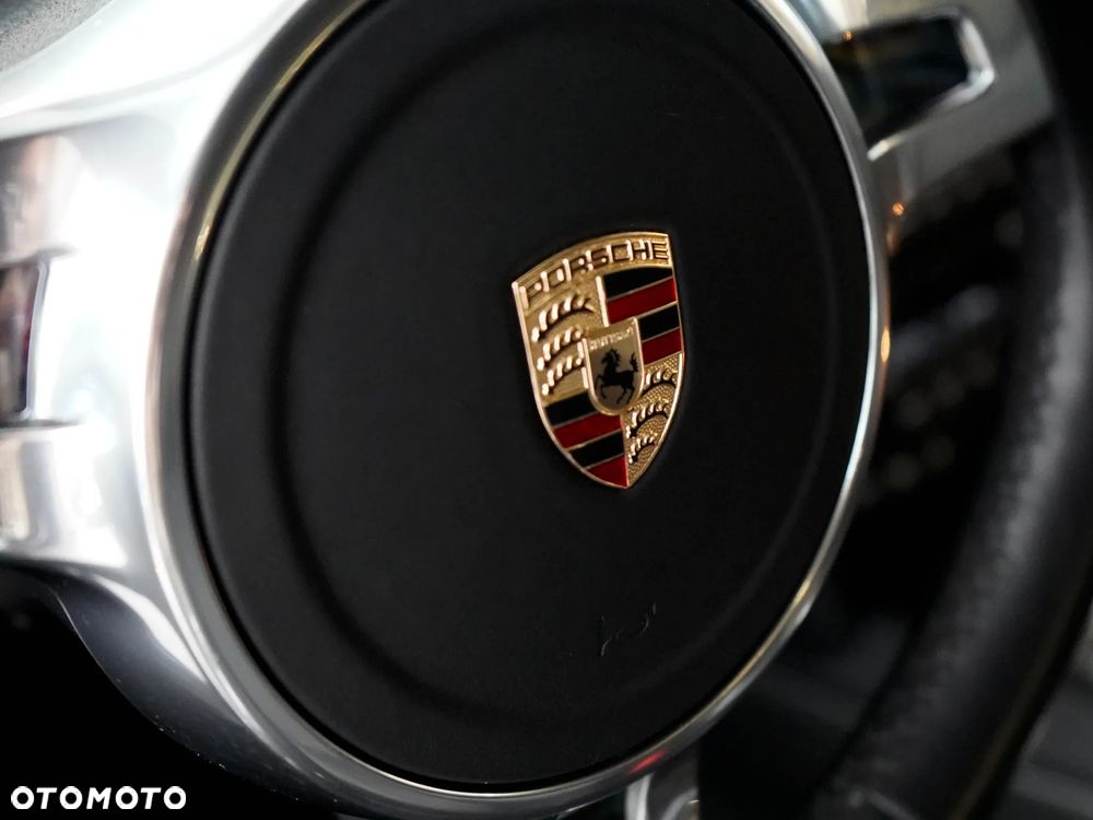 Porsche 911 Turbo S - 16