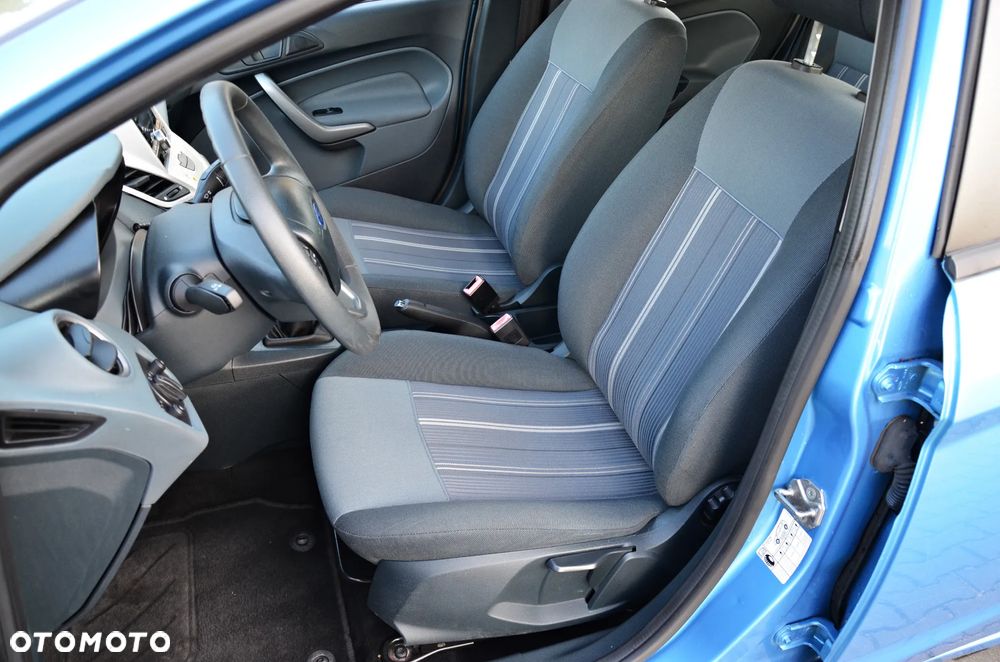 Ford Fiesta 1.25 Ghia - 29