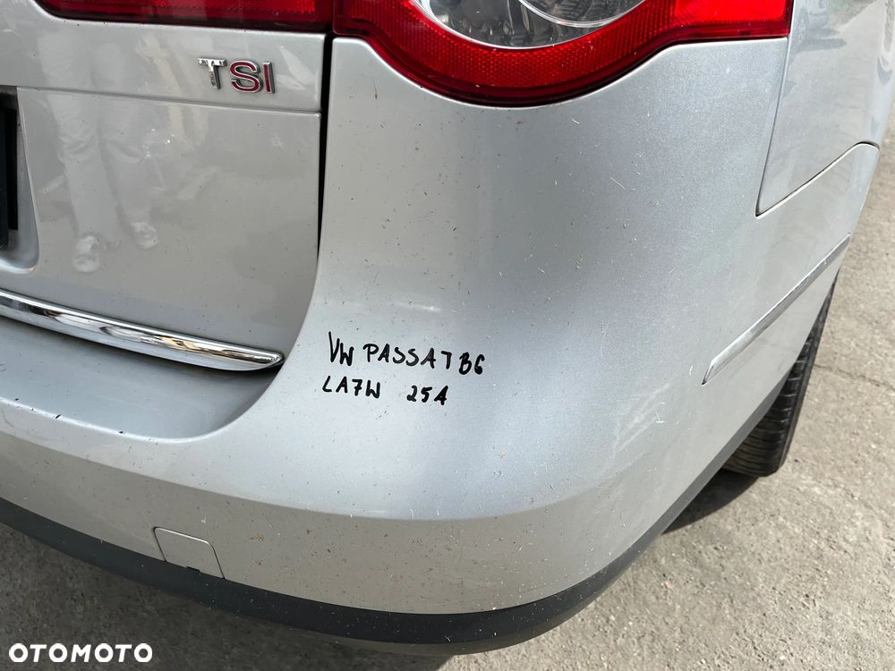 ZDERZAK TYLNY TYŁ VW PASSAT B6 KOMBI KOD LAKIERU LA7W - 2