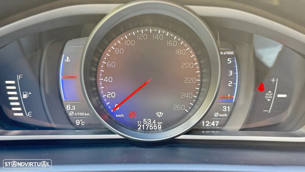 Volvo V40 2.0 D2 R-Design - 16