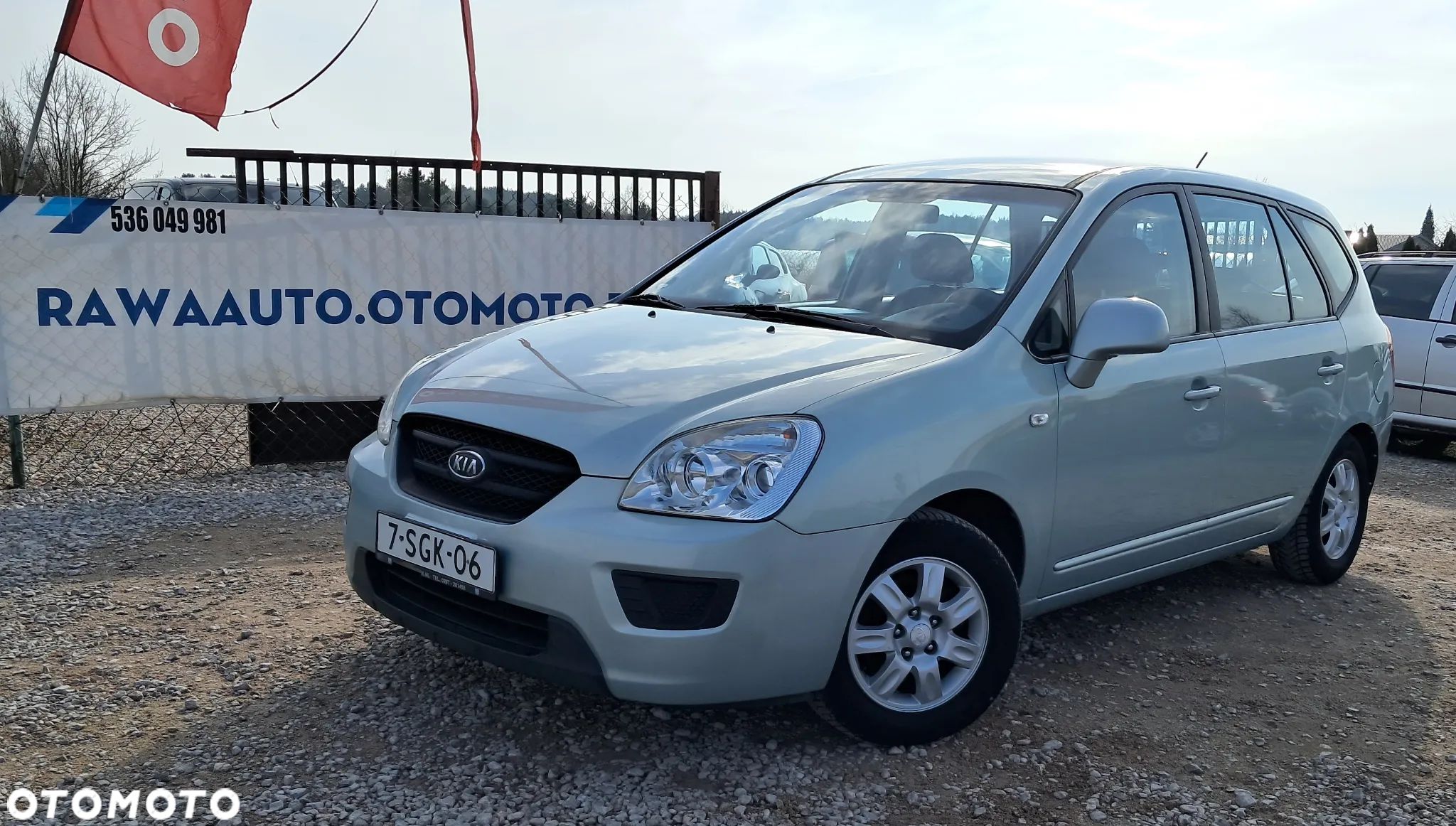 Kia Carens 2.0 CVVT LX Basis - 1