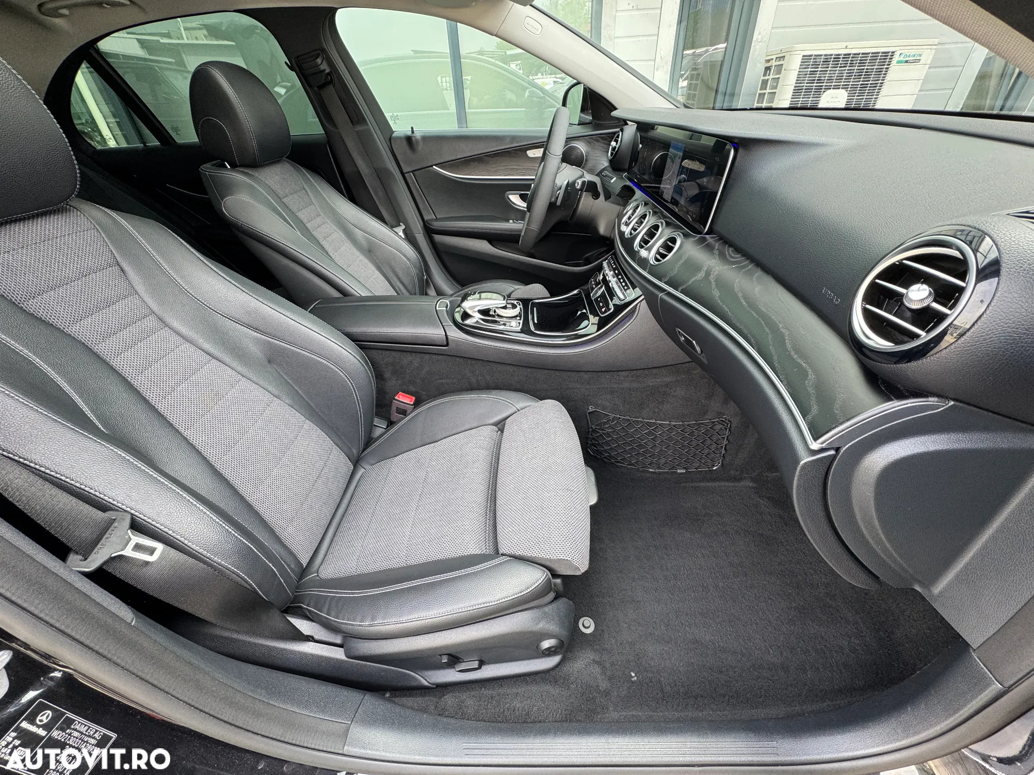 Mercedes-Benz E 350 D 4Matic 9G-TRONIC Avantgarde - 7