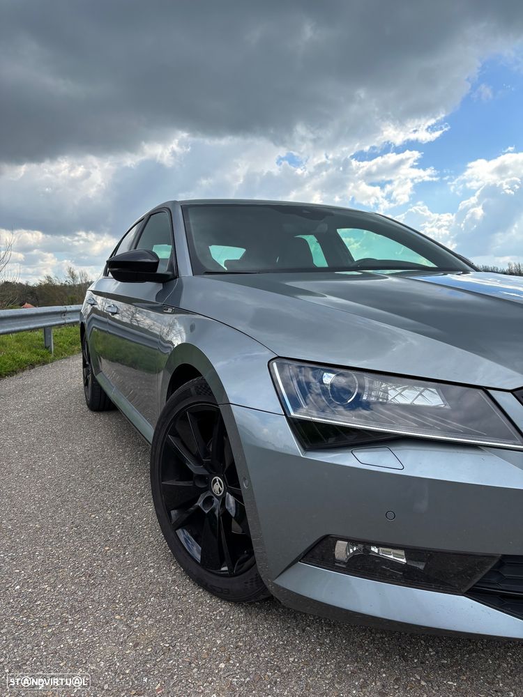 Skoda Superb 2.0 TDI Sportline - 3