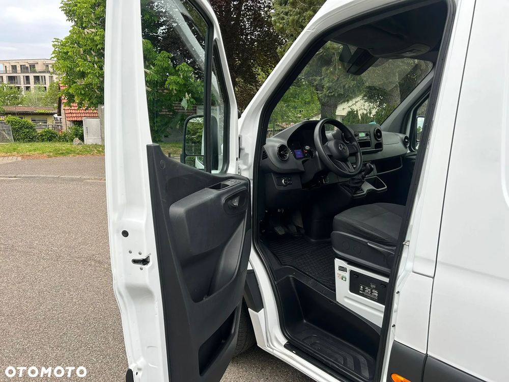 Mercedes-Benz Sprinter - 6