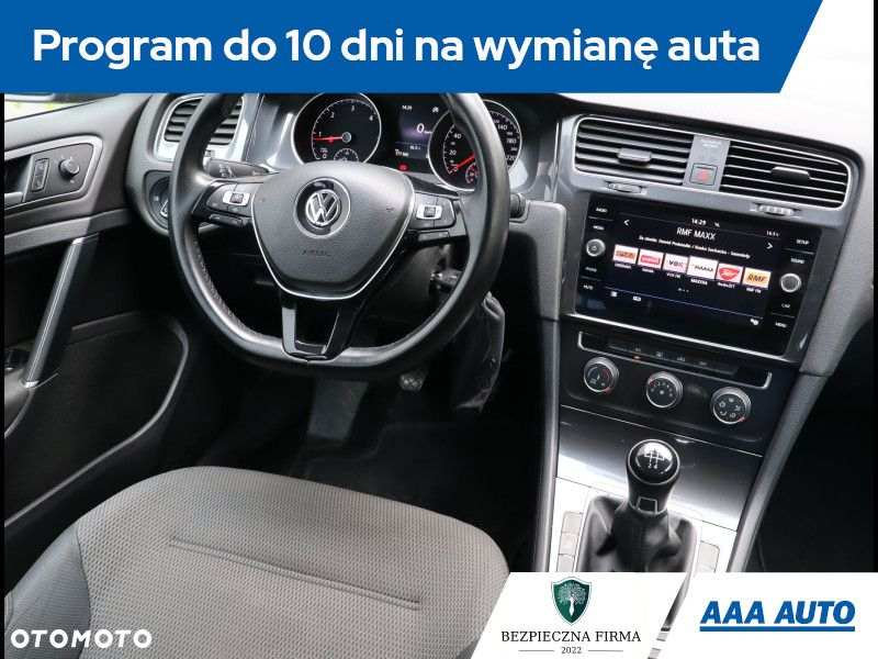 Volkswagen Golf - 8