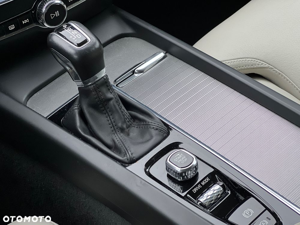 Volvo V60 D4 Geartronic Inscription - 32