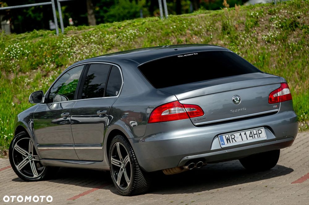 Skoda Superb 2.0 TDI Family DSG - 4