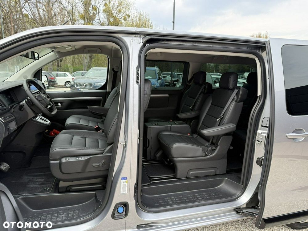 Peugeot Traveller - 24