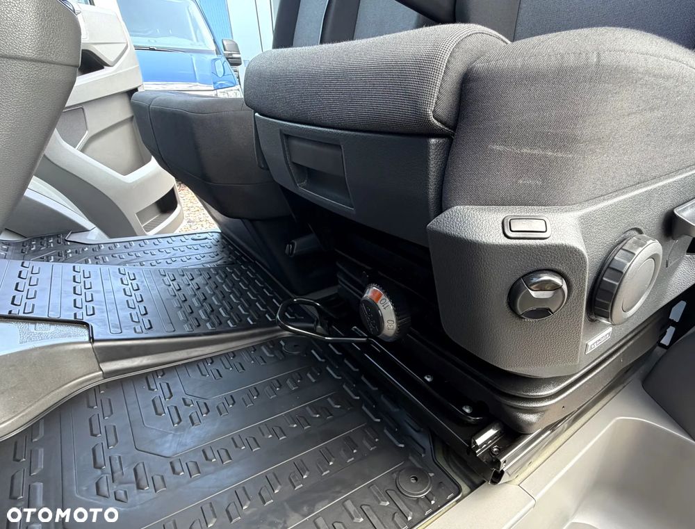 Volkswagen Crafter - 21