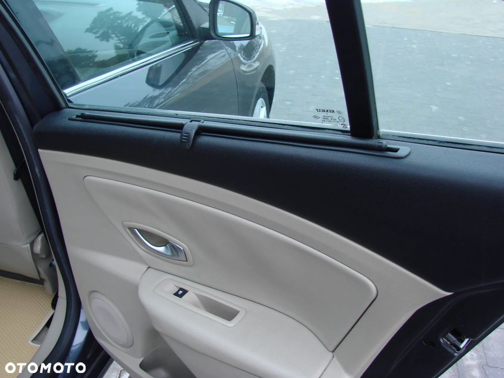 Renault Fluence - 20