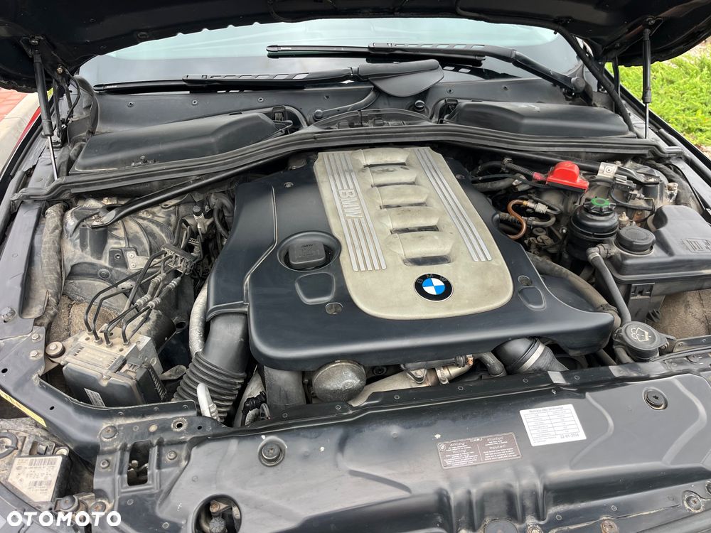 BMW Seria 5 525d xDrive - 29