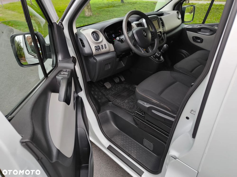 Renault Trafic LONG - 11