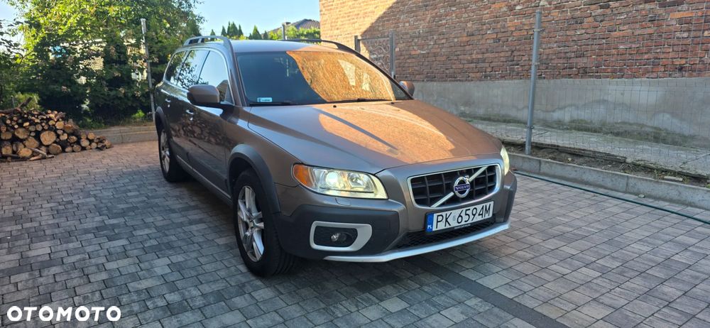 Volvo XC 70 D5 AWD Momentum - 3