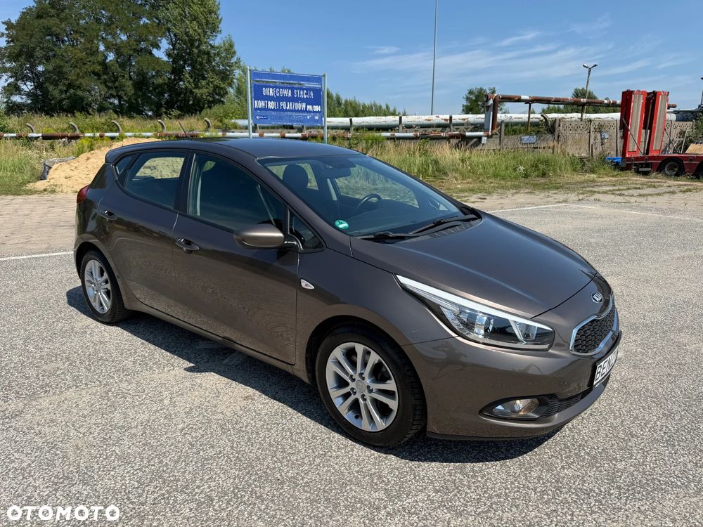Kia Ceed 1.4 CVVT Dream Team Edition - 10