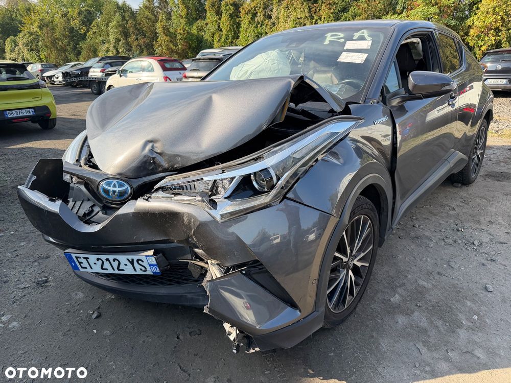 Toyota C-Hr 2018 photo 2