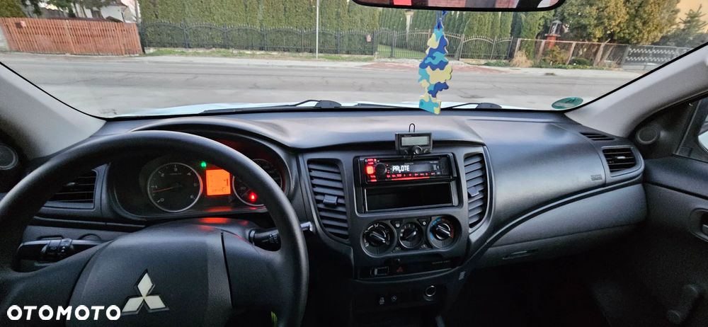 Mitsubishi L200 - 15