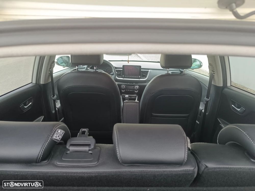 Kia Stonic - 39