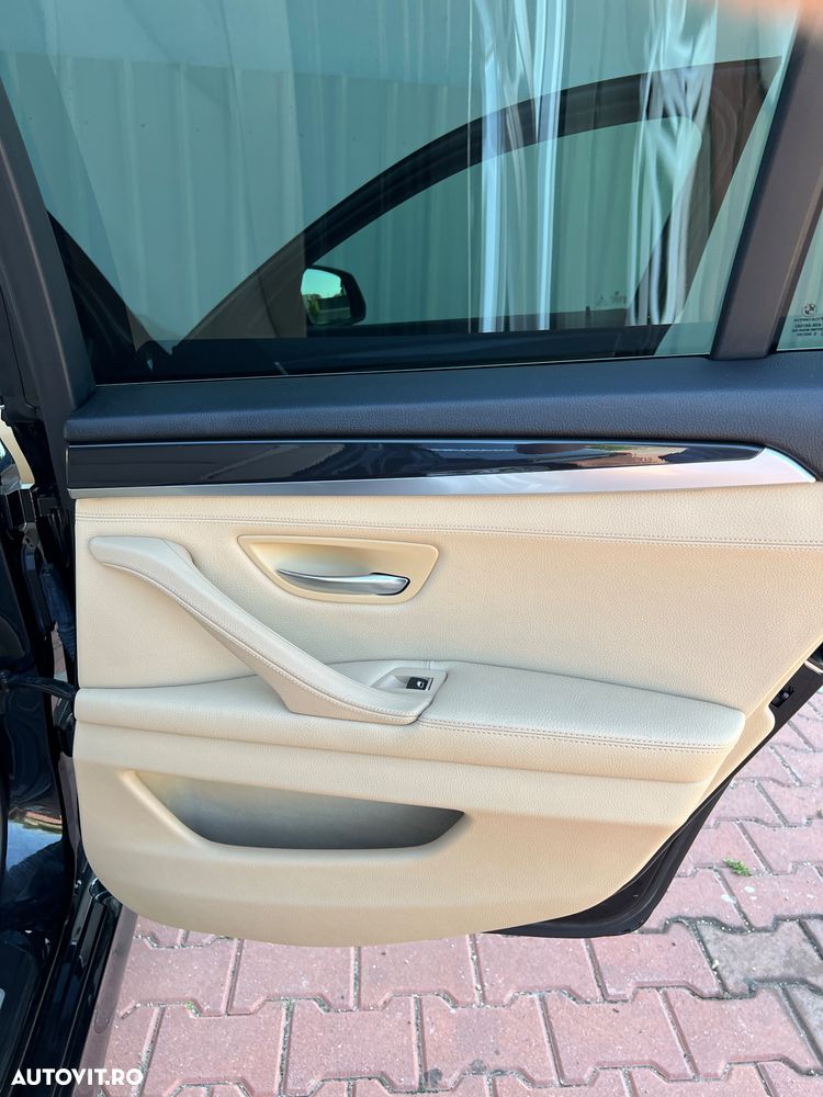 BMW Seria 5 520d Aut. Luxury Line - 33