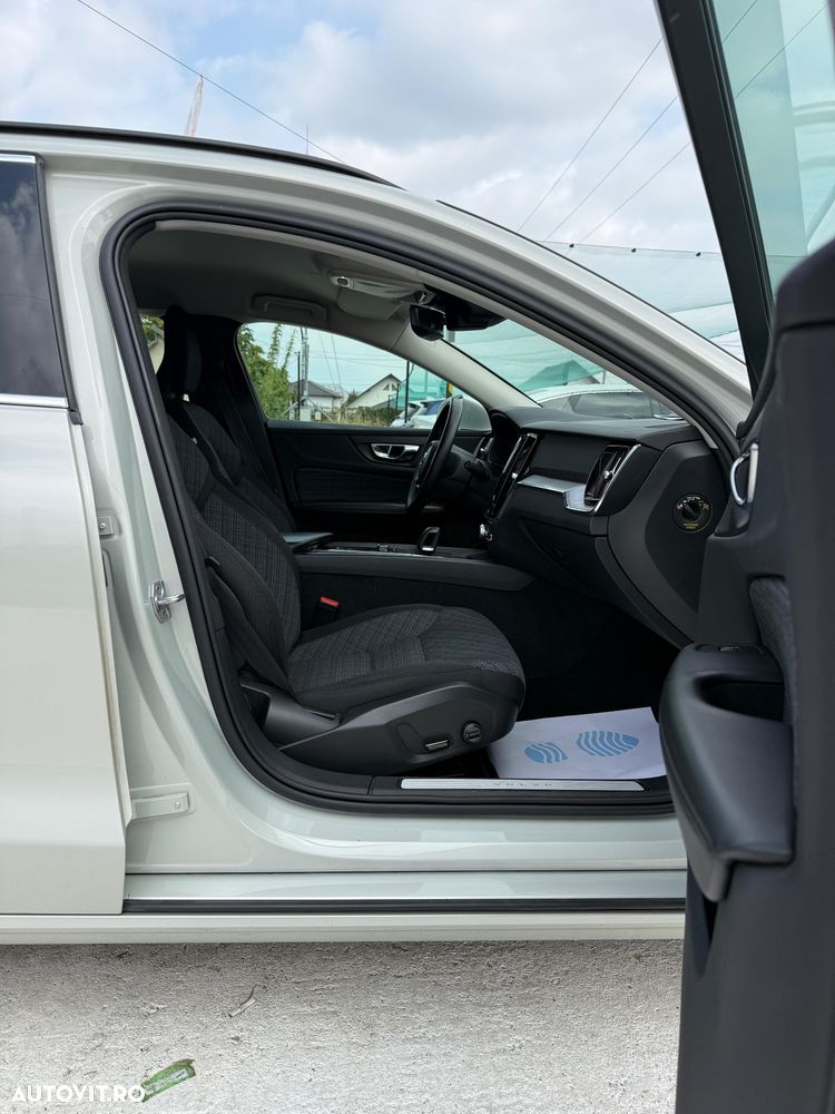 Volvo V60 B4 D Geartronic Momentum Pro - 35