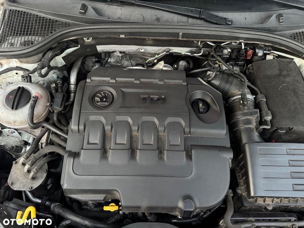 Skoda Octavia Combi 2.0 TDI (Green tec) RS - 38
