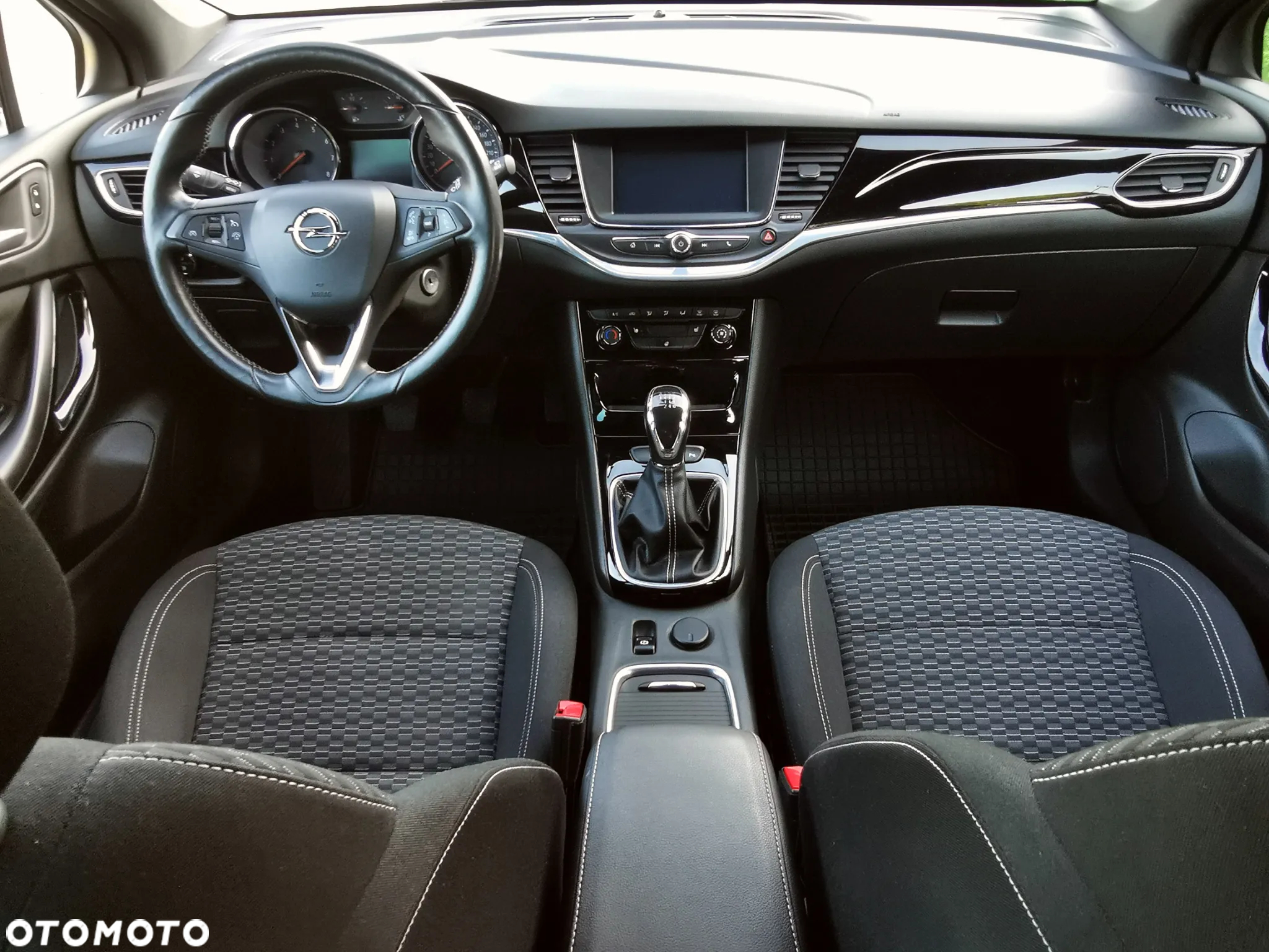 Opel Astra 1.4 Turbo Innovation - 26