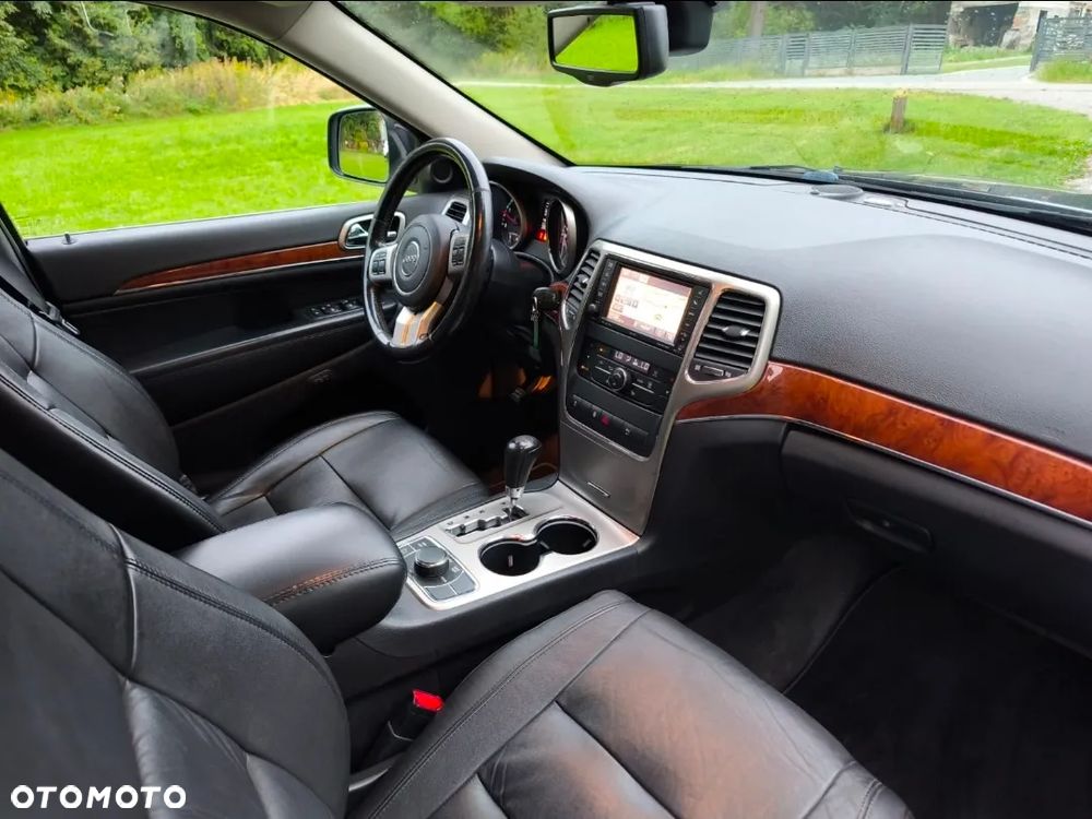 Jeep Grand Cherokee - 27