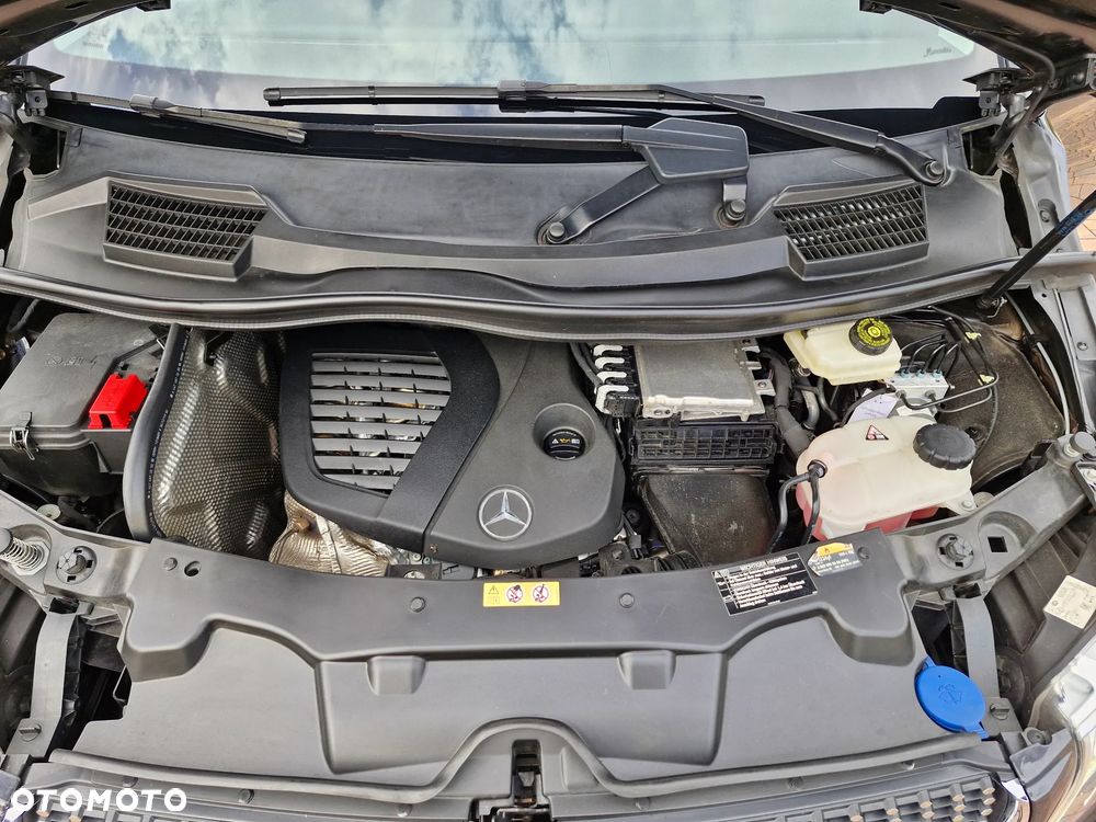 Mercedes-Benz Klasa V 300 d 4-Matic Avantgarde 9G-Tronic (d³ugi) - 39