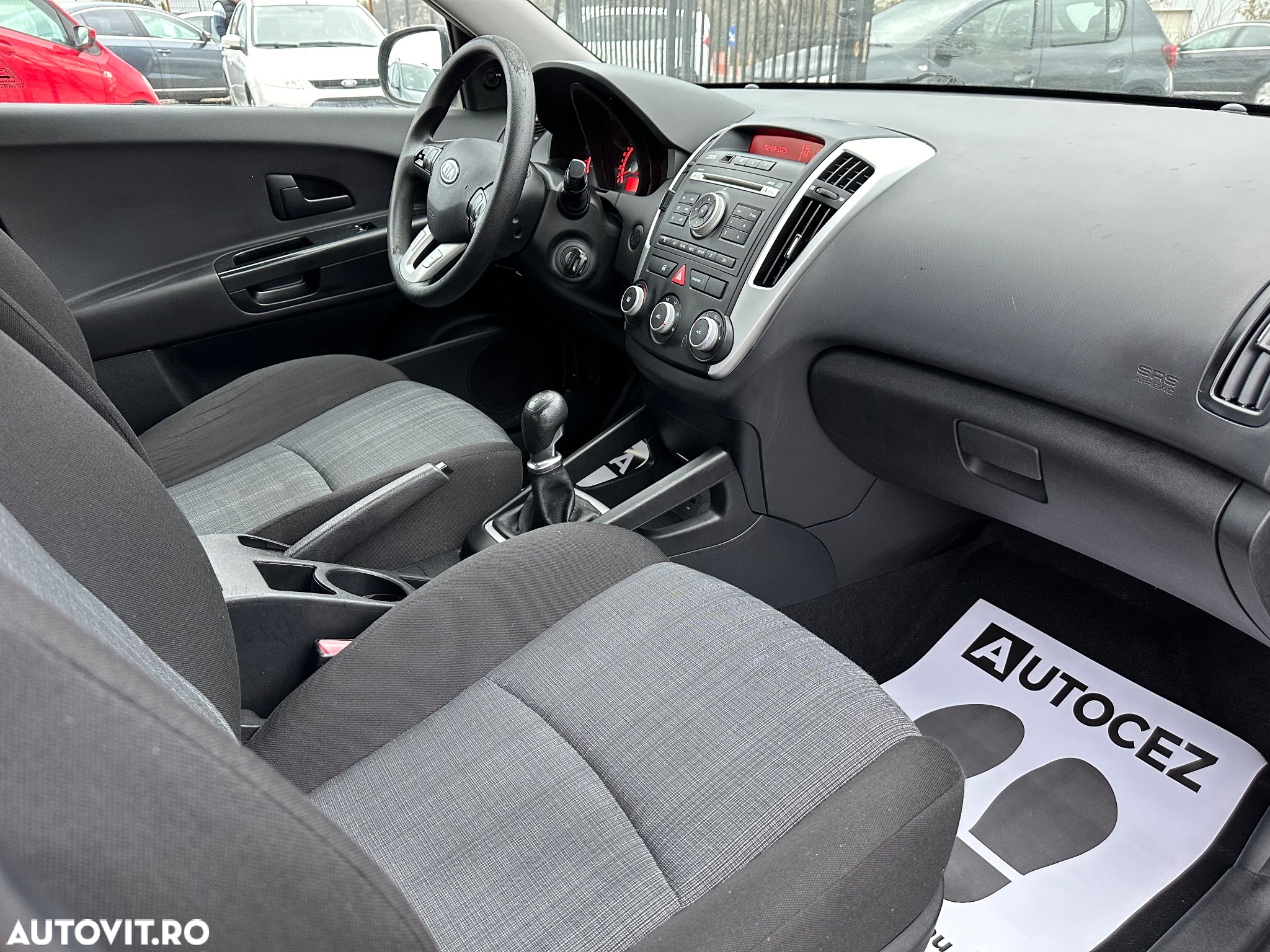 Kia Ceed - 9