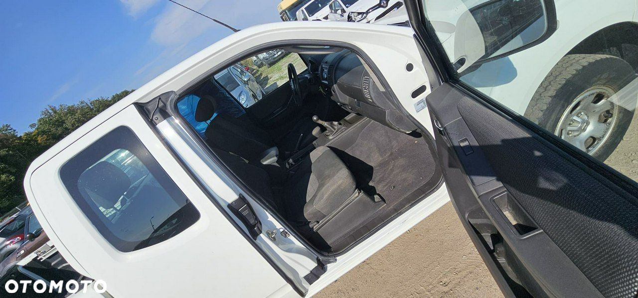 Nissan Navara - 13