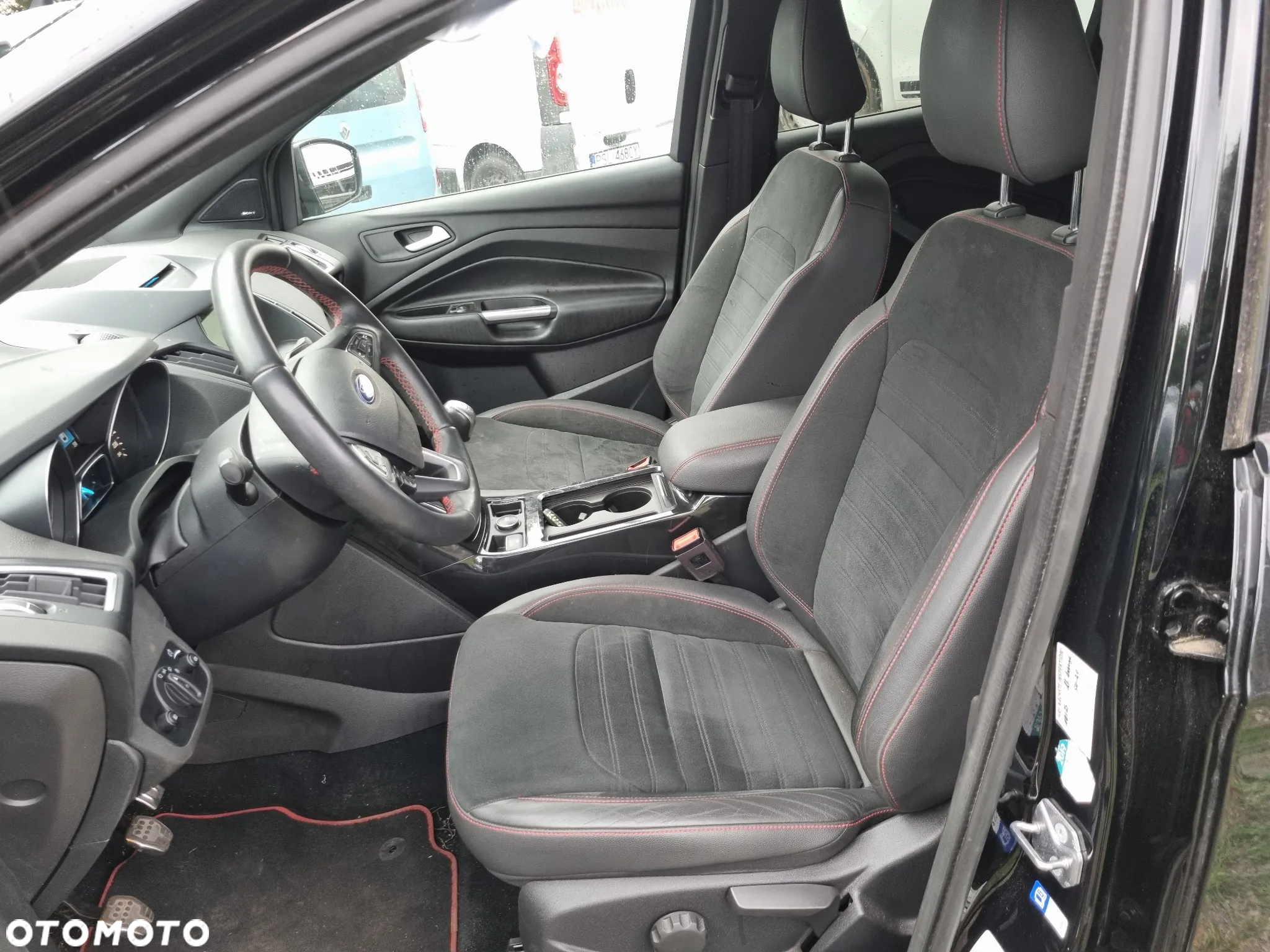 Ford Kuga 1.5 EcoBoost 2x4 ST-Line - 16
